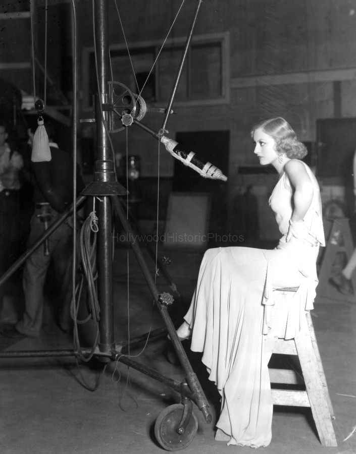 1937 set of Mannequin.jpg